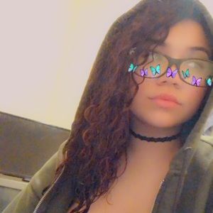 Meet your Posher, Anjelena